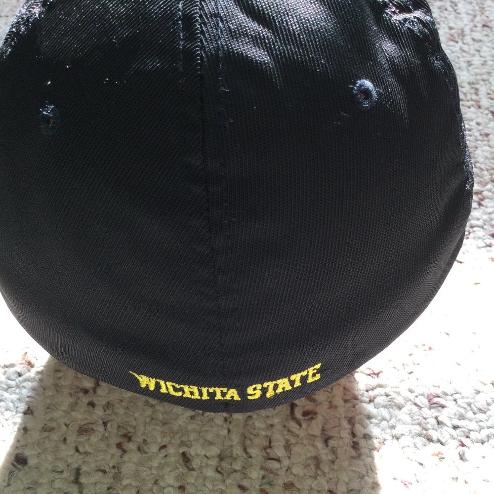 Nike University of Wichita State Cap/Hat - Picture 2 of 4